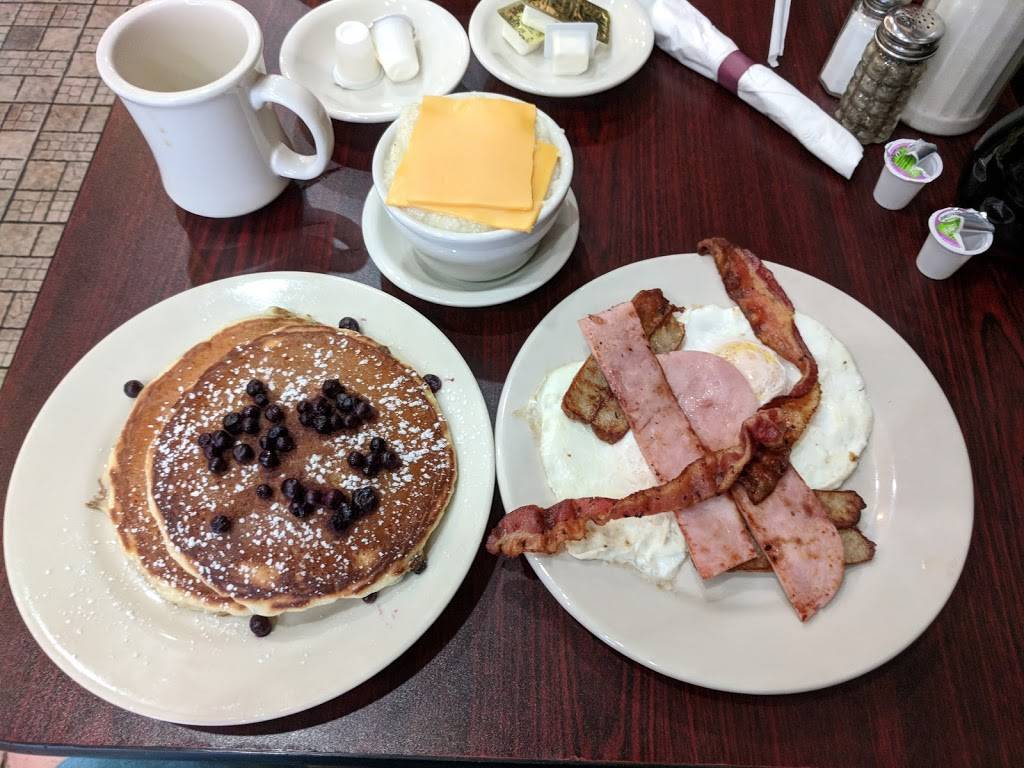 La Villa | restaurant | 505 Dekalb Ave, Brooklyn, NY 11205, USA | 7184227892 OR +1 718-422-7892