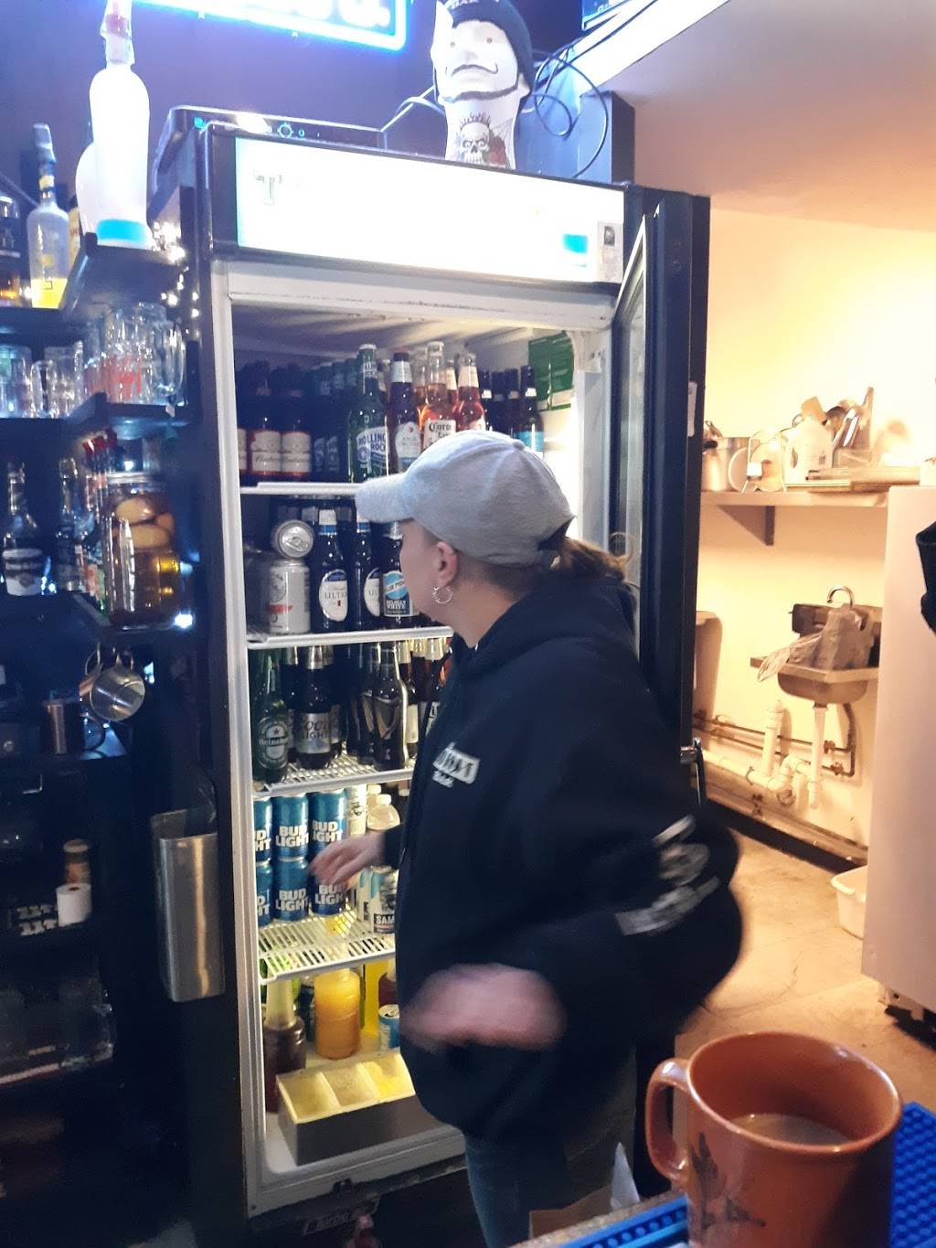 The Joint Bar & Grill | restaurant | 24 Mechanic St, Farmington, NH 03835, USA | 6039238803 OR +1 603-923-8803