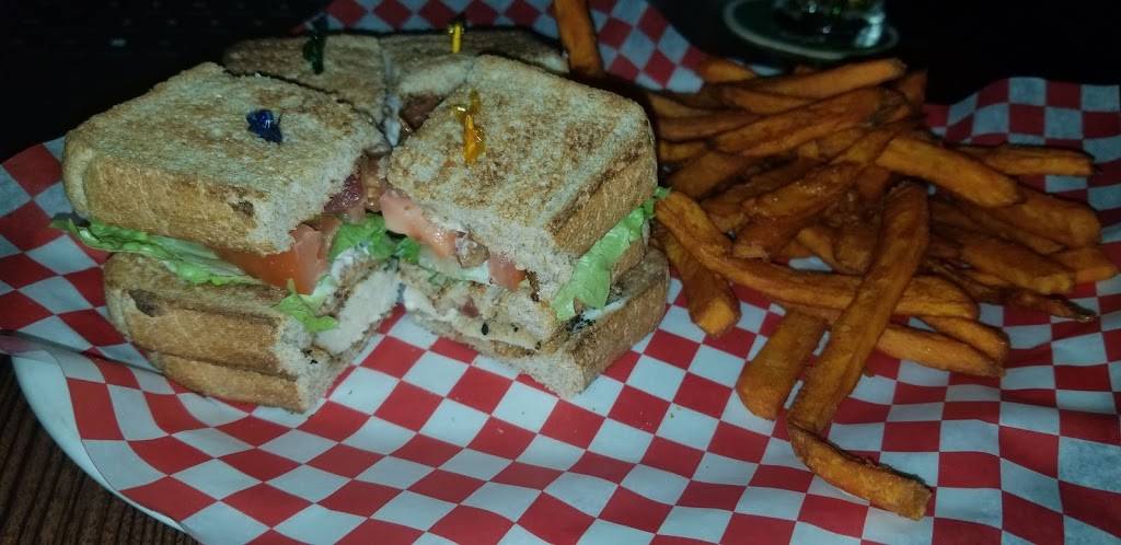 Oscar’s Restaurant and Lounge | restaurant | 99 Glen Miller Rd, Trenton, ON K8V 5P8, Canada | 6133944855 OR +1 613-394-4855