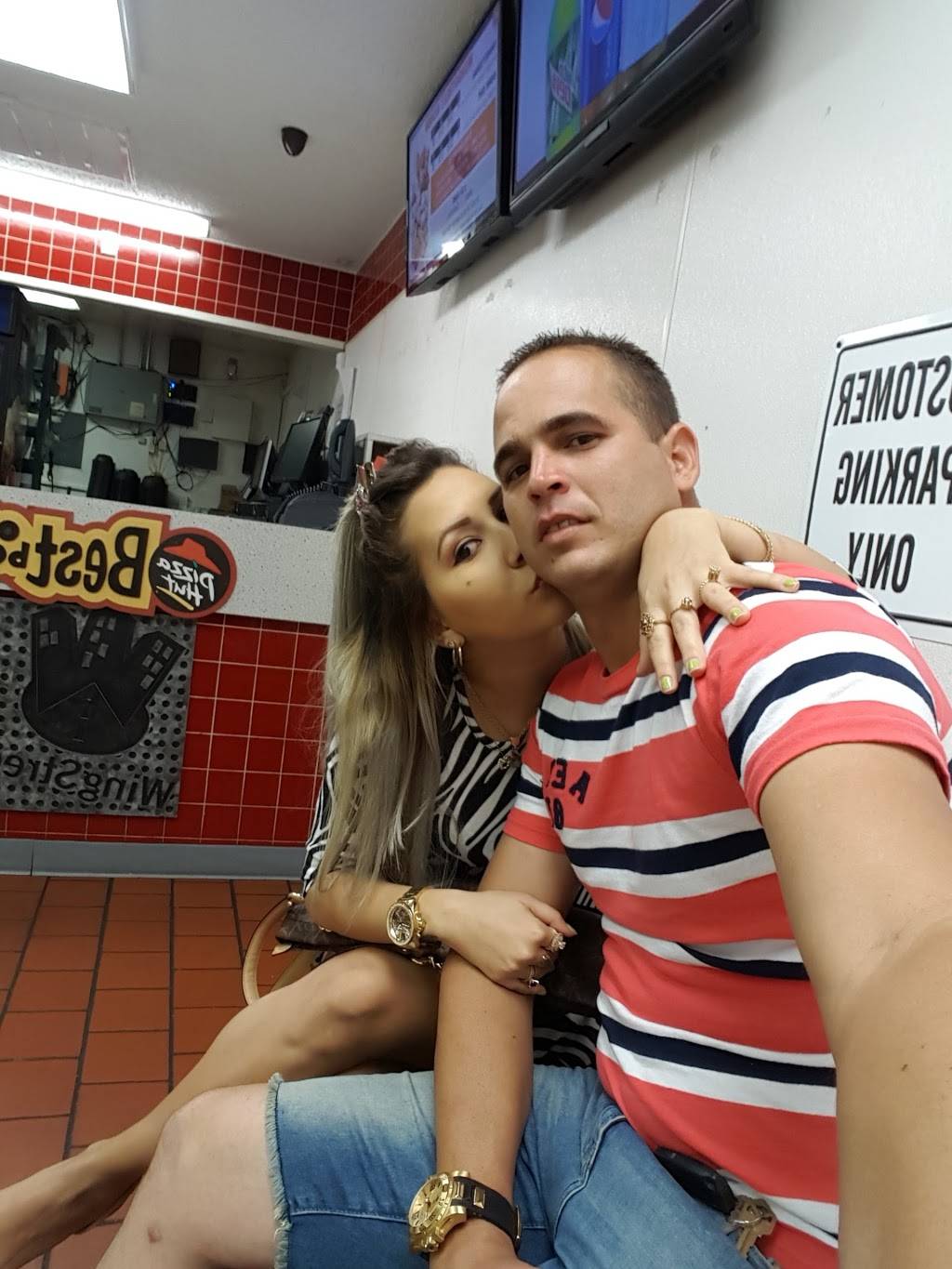 Pizza Hut | restaurant | 8500 N Lamar Blvd, Austin, TX 78753, USA | 5128361444 OR +1 512-836-1444