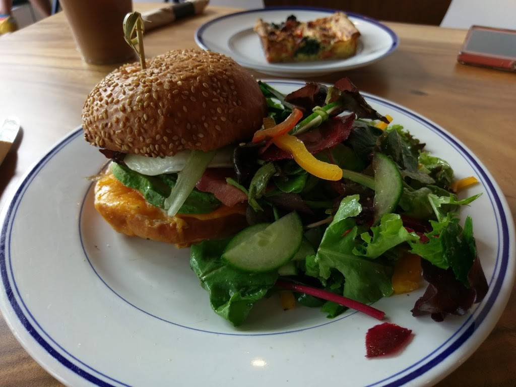 Der Pioneer | restaurant | 737 Church Ave, Brooklyn, NY 11218, USA | 3474350132 OR +1 347-435-0132