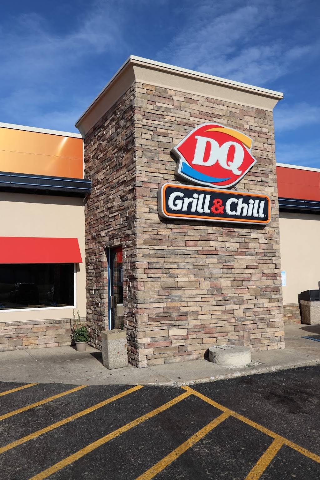 Dairy Queen Grill & Chill | restaurant | 1121 S Broadway, Pelican Rapids, MN 56572, USA | 2188633320 OR +1 218-863-3320
