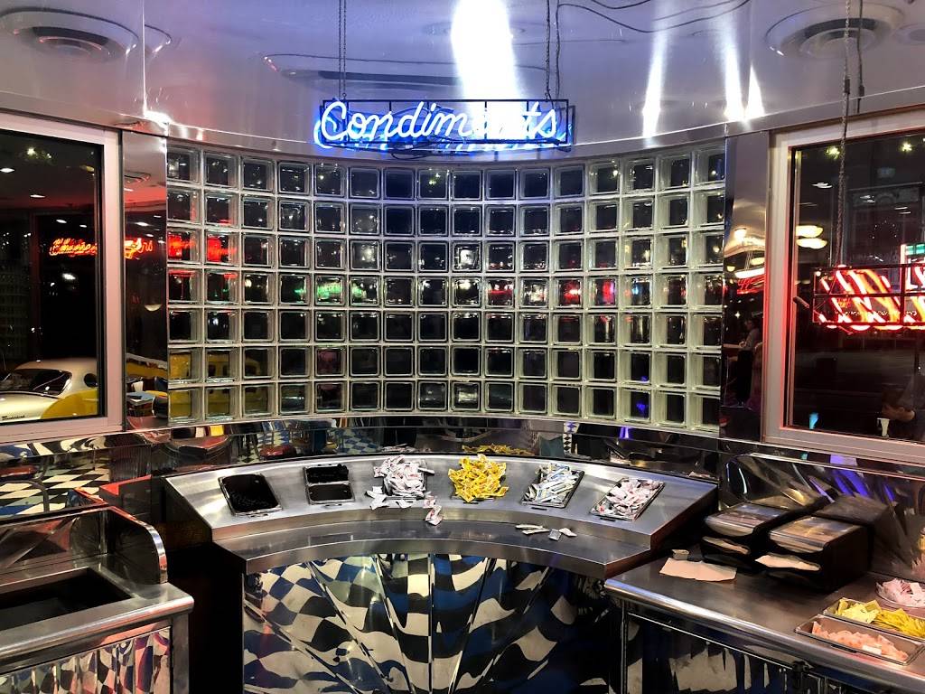 Mels Drive-In | restaurant | South St, Orlando, FL 32819, USA | 4072244233 OR +1 407-224-4233