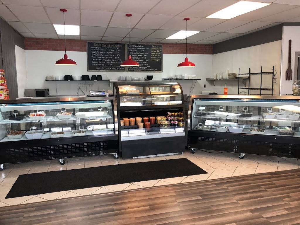 Marios Kitchen & Catering | restaurant | 1551 Plainfield Pike, Johnston, RI 02919, USA | 4015638125 OR +1 401-563-8125