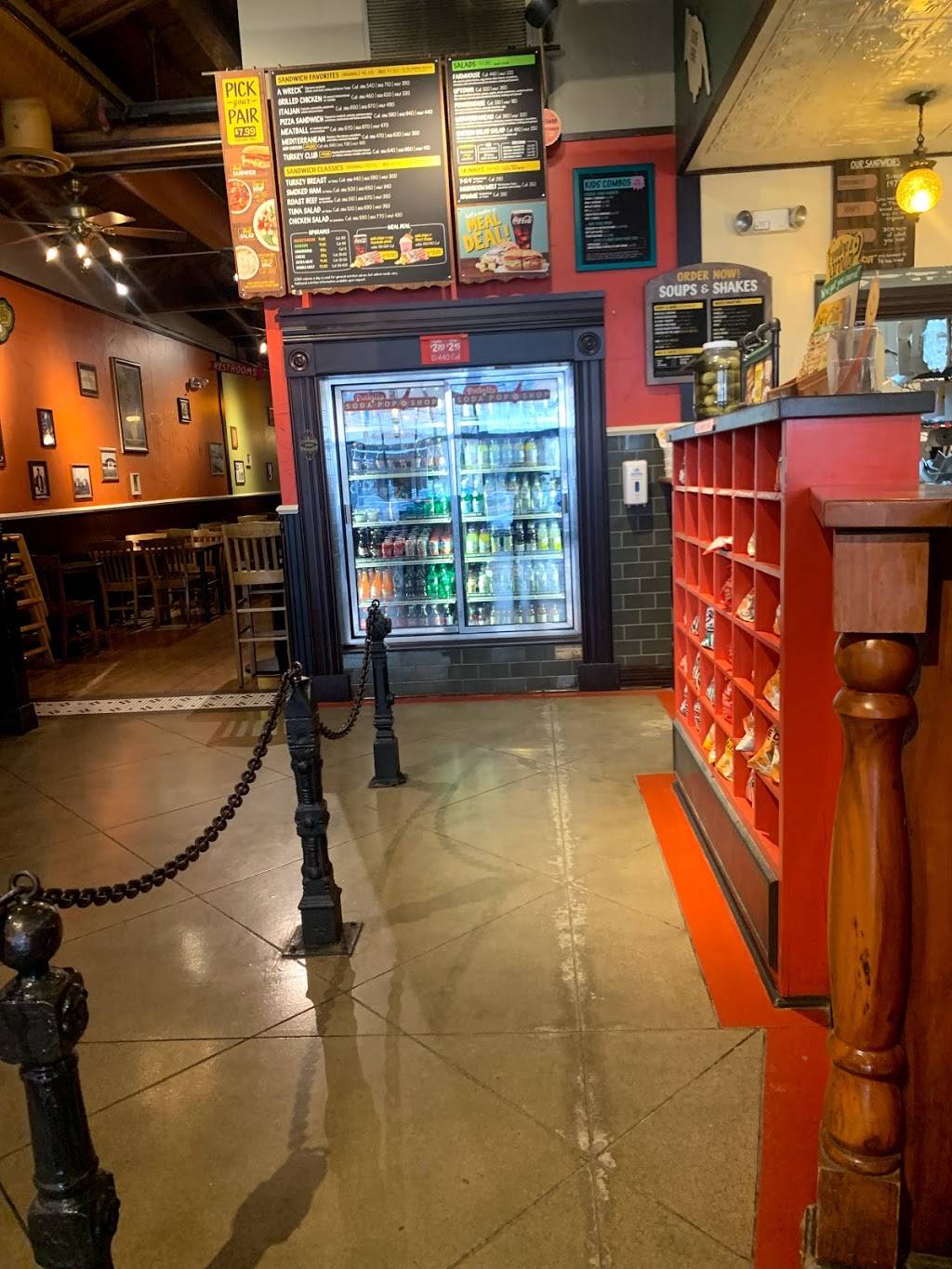 Potbelly Sandwich Shop | restaurant | 1845 2nd St, Highland Park, IL 60035, USA | 8474338902 OR +1 847-433-8902