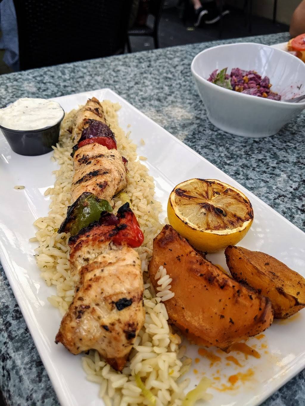 Barangas On The Beach | restaurant | 380 Van Wagners Beach Rd, Hamilton, ON L8E 3L8, Canada | 9055447122 OR +1 905-544-7122