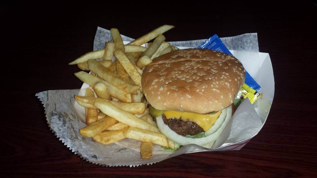 Doodles Billiards | restaurant | 105 W General Screven Way, Hinesville, GA 31313, USA | 9123692211 OR +1 912-369-2211