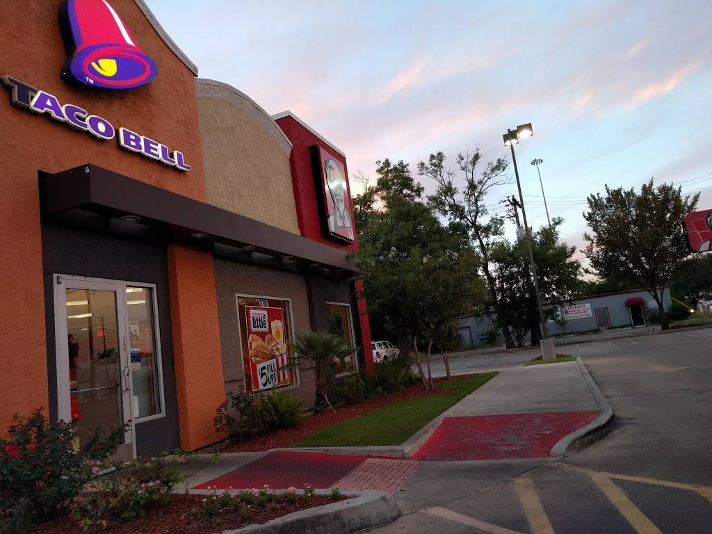 KFC | restaurant | 2701 Yale St, Houston, TX 77008, USA | 7138620289 OR +1 713-862-0289