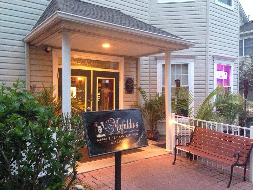 Mafaldas | restaurant | 3681 Nottingham Way, Hamilton Township, NJ 08690, USA | 6095875800 OR +1 609-587-5800