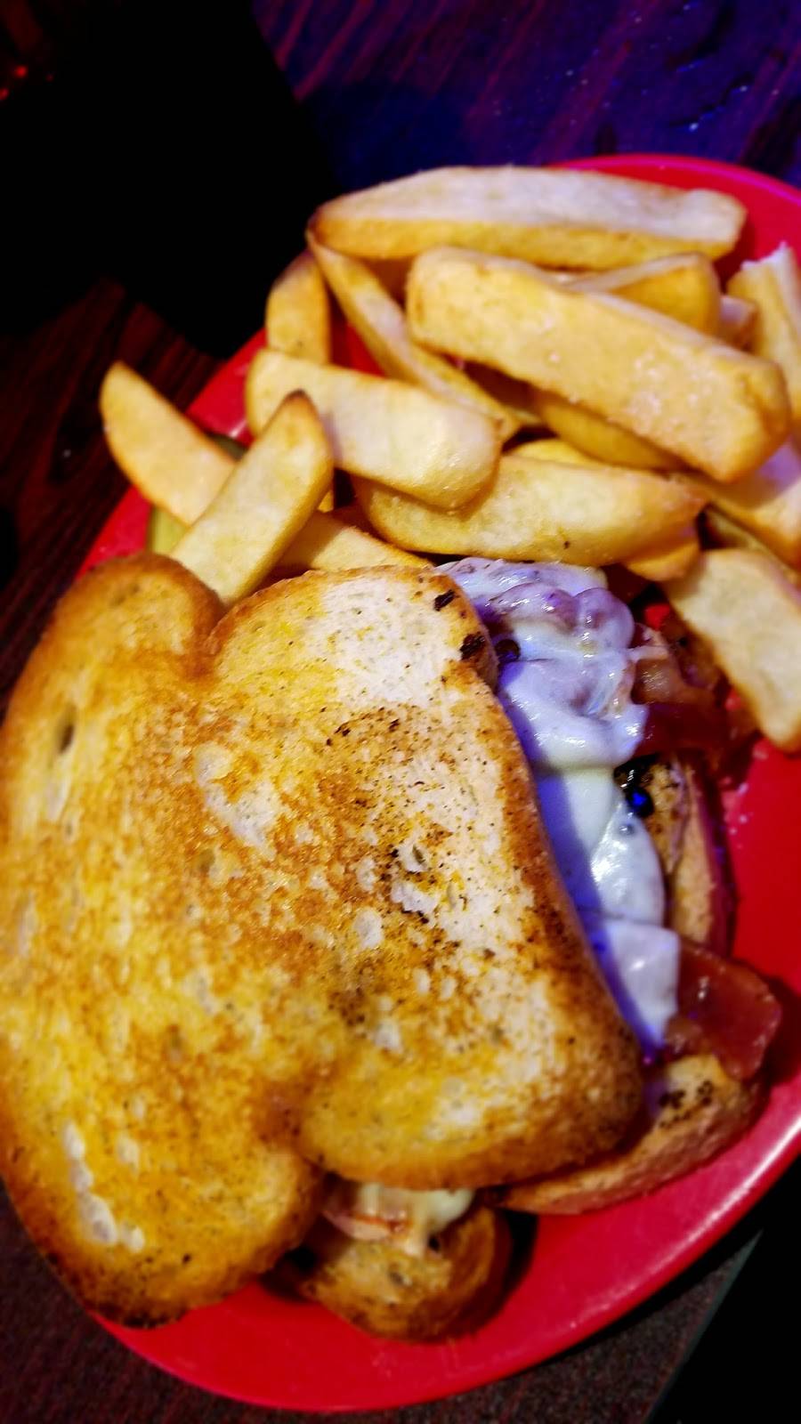 Victorios Oyster Bar and Grille | restaurant | 1701 US-1, Titusville, FL 32796, USA | 3212671950 OR +1 321-267-1950