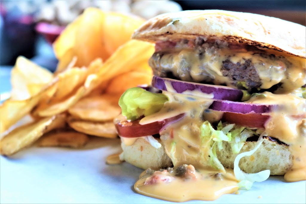 Grumps Burgers - River Oaks, TX | restaurant | 5300 River Oaks Blvd, River Oaks, TX 76114, USA | 8177353333 OR +1 817-735-3333