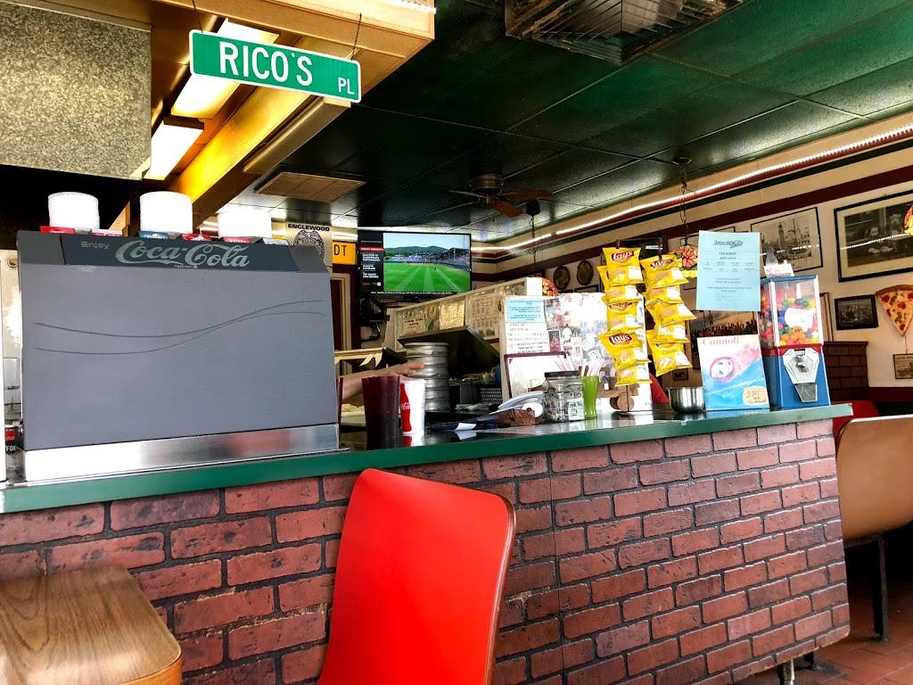 Ricos Pizzeria | restaurant | 3500 S Broadway, Englewood, CO 80113, USA | 3037810541 OR +1 303-781-0541