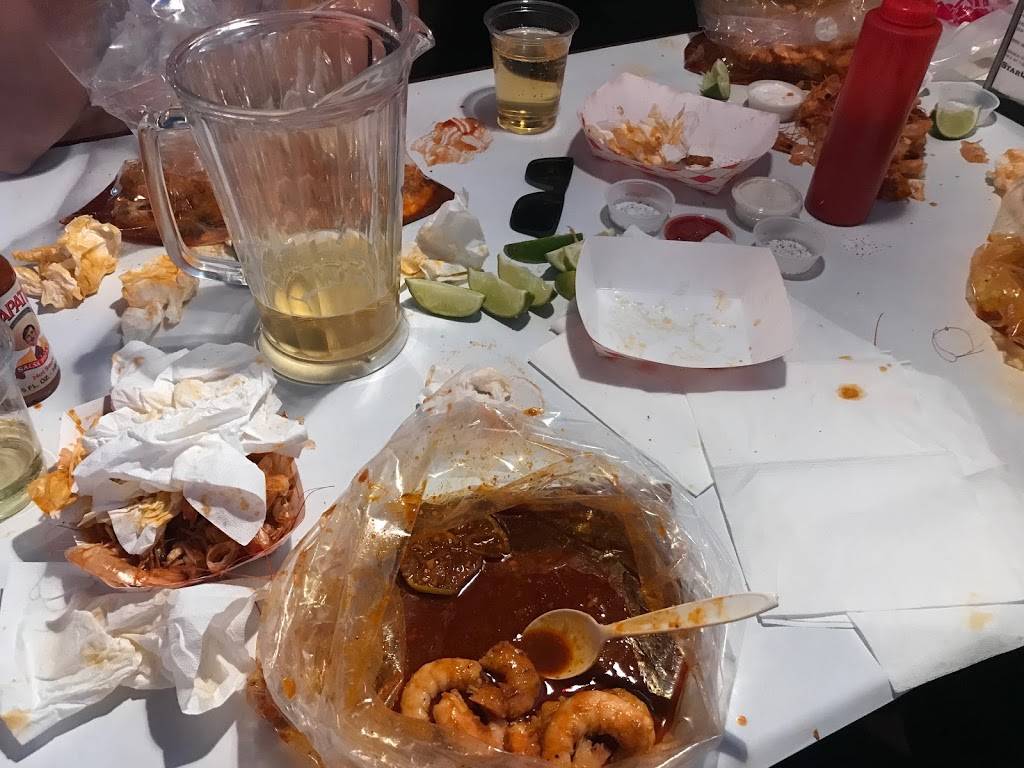 Star Crab | restaurant | 242 E Hospitality Ln, San Bernardino, CA 92408, USA | 9093813008 OR +1 909-381-3008