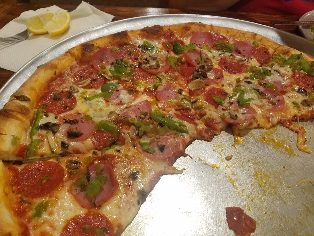 Lovers Pizza & Pasta | restaurant | 6434 E Mockingbird Ln #113, Dallas, TX 75214, USA | 2148232262 OR +1 214-823-2262