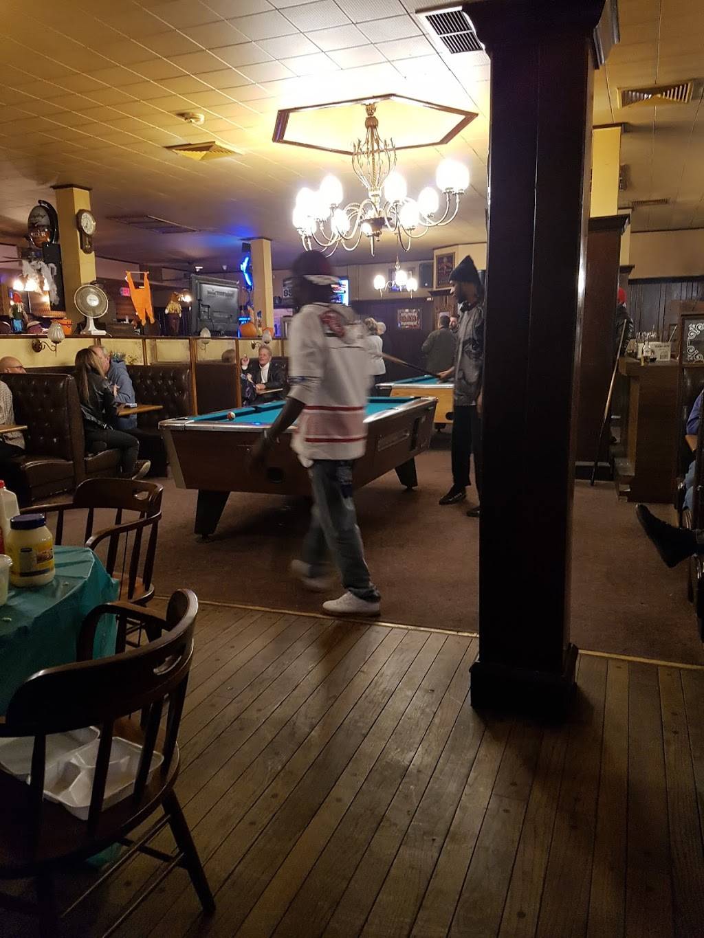 Waterford Inn | restaurant | 6825 Ludlow St, Upper Darby, PA 19082, USA | 6103527300 OR +1 610-352-7300