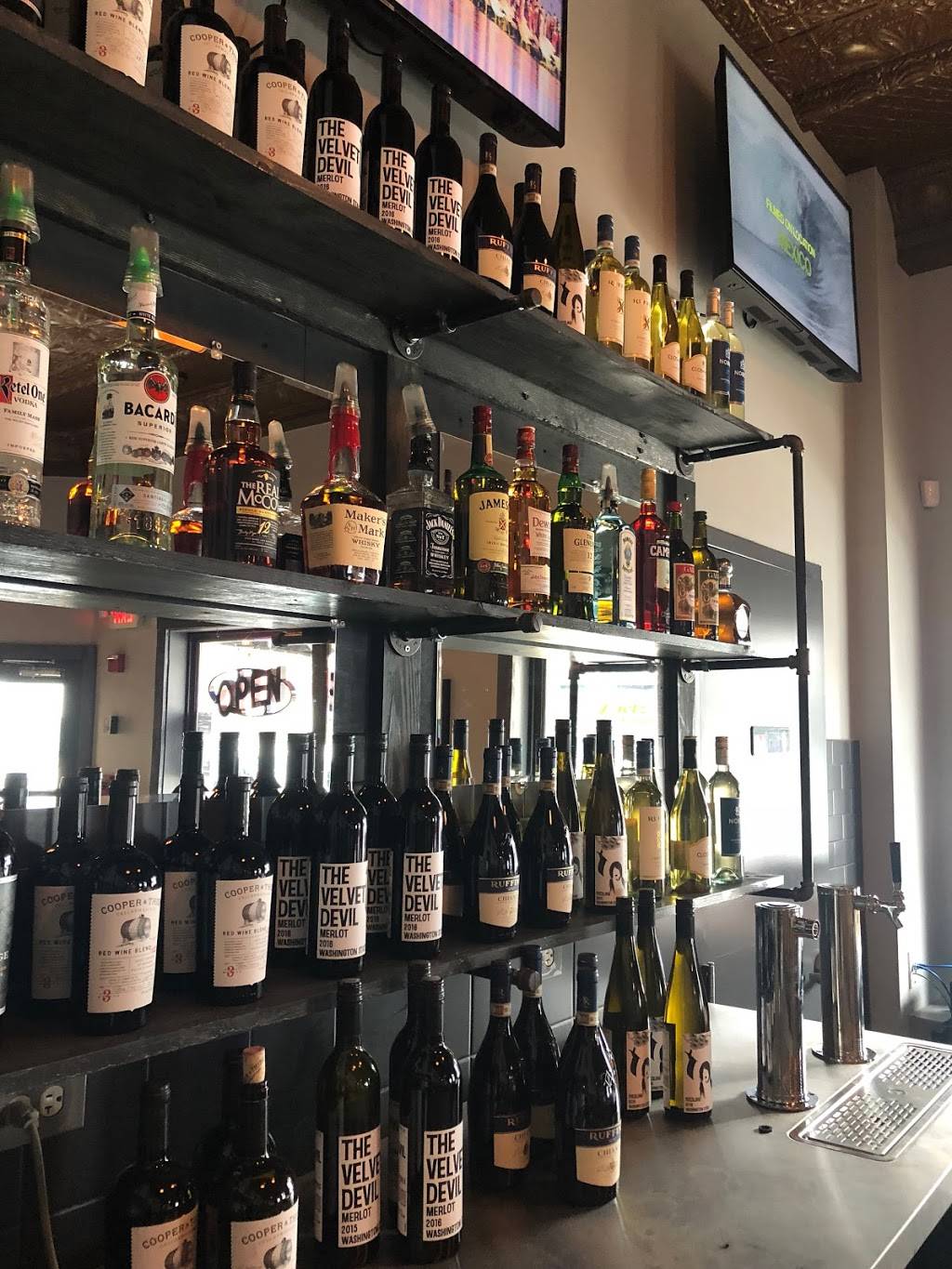 DIGS on CANAL | restaurant | 316 Canal St, Lemont, IL 60439, USA | 6302437210 OR +1 630-243-7210