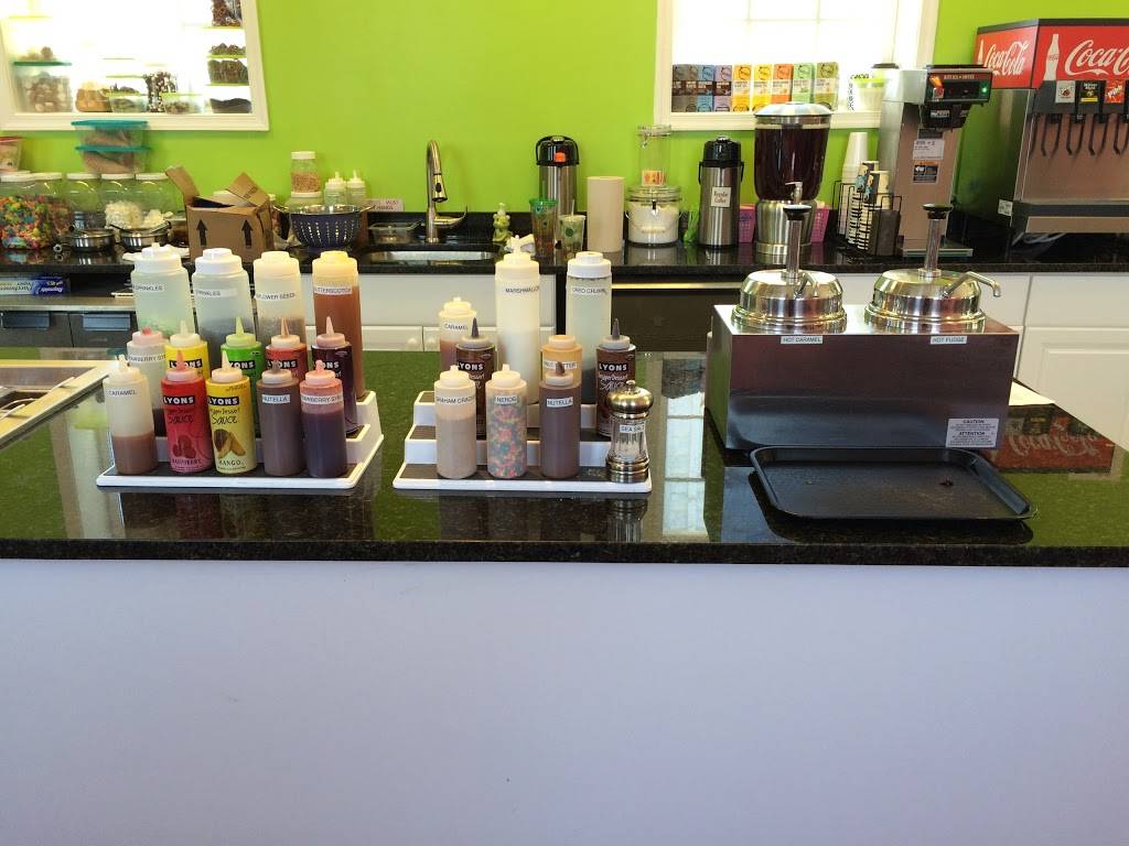 SweetFrog | restaurant | 210 England St, Ashland, VA 23005, USA | 8044966915 OR +1 804-496-6915