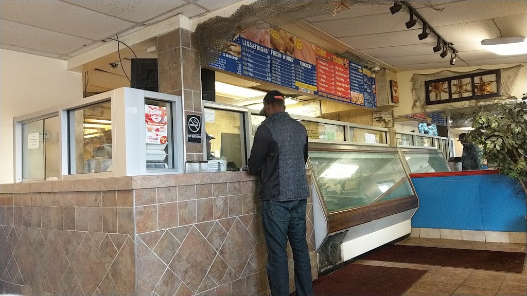 Captain Jays Fish & Chicken | restaurant | 18400 W Warren Ave, Detroit, MI 48228, USA | 3139820100 OR +1 313-982-0100
