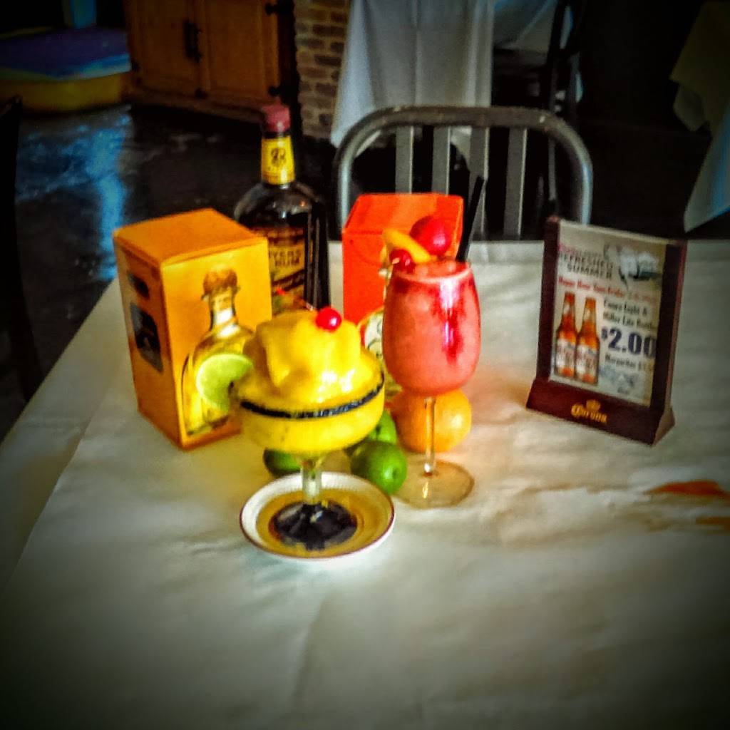 Margaritas Grille | restaurant | 10 W Main St, Mesa, AZ 85201, USA | 4809695812 OR +1 480-969-5812