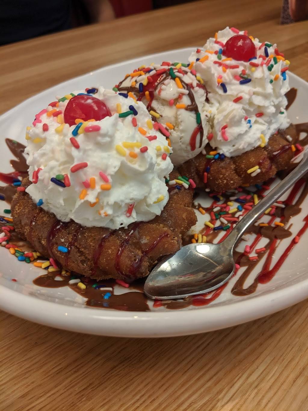 Silver Diner RIO | restaurant | 9811 Washingtonian Blvd Suite L-10, Gaithersburg, MD 20878, USA | 3013213530 OR +1 301-321-3530