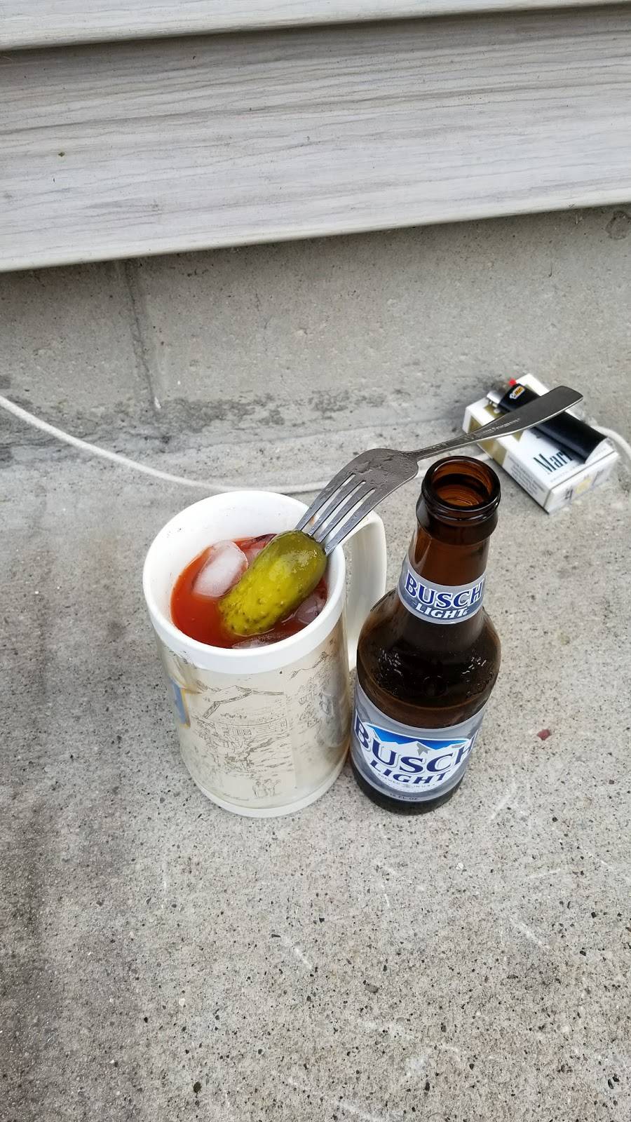 Gords Pub | restaurant | 210 Main St, Neenah, WI 54956, USA | 9207224575 OR +1 920-722-4575