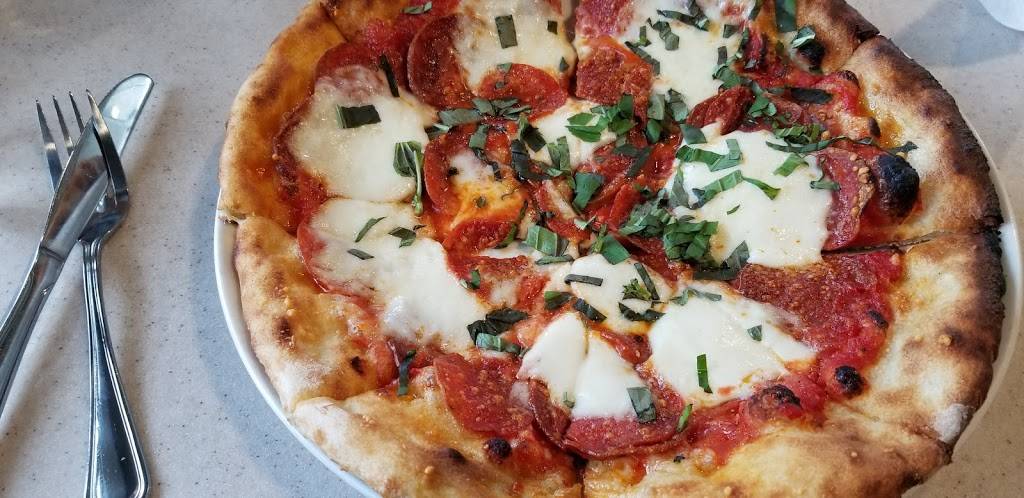 Standard Market Grill | restaurant | 1508 Aurora Ave, Naperville, IL 60540, USA | 6305361620 OR +1 630-536-1620