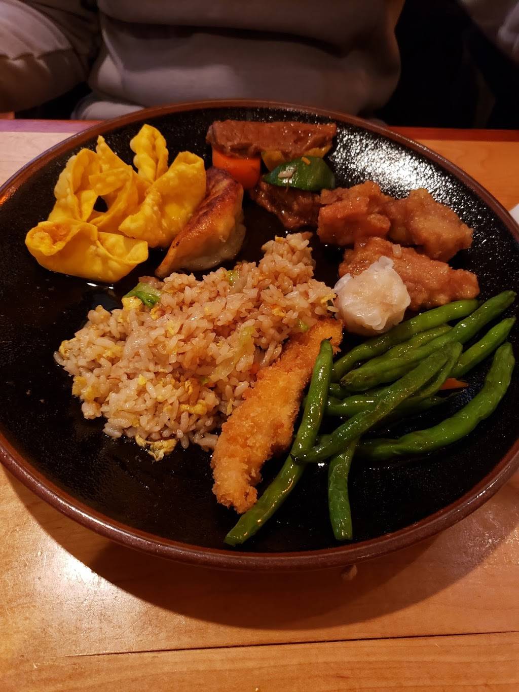 Takumi Sushi & Hibachi | restaurant | 197 Daniel Webster Hwy, Nashua, NH 03060, USA | 6038911717 OR +1 603-891-1717