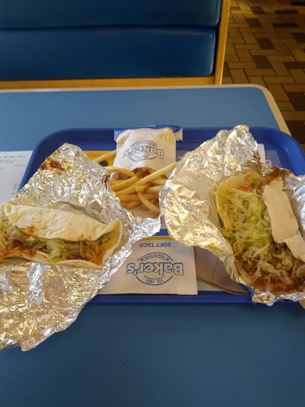 Bakers Drive-Thru | restaurant | 15083 Bear Valley Rd, Hesperia, CA 92345, USA | 9098845233 OR +1 909-884-5233