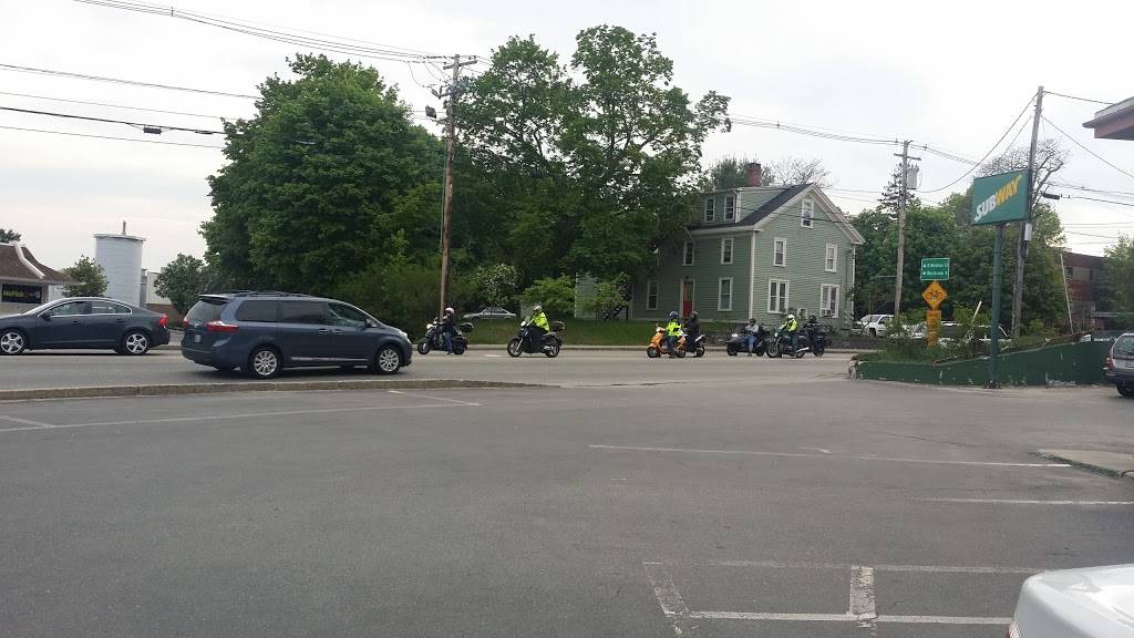 Subway | restaurant | 6 Allen Ave, Portland, ME 04103, USA | 2077970172 OR +1 207-797-0172