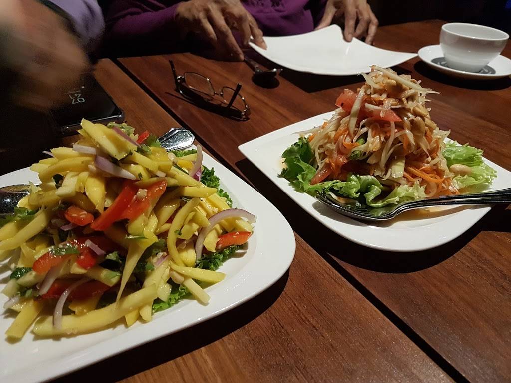 Soontorn Bahn Thai | restaurant | 210 Lakeshore Rd E, Oakville, ON L6J 1H8, Canada | 9058158488 OR +1 905-815-8488