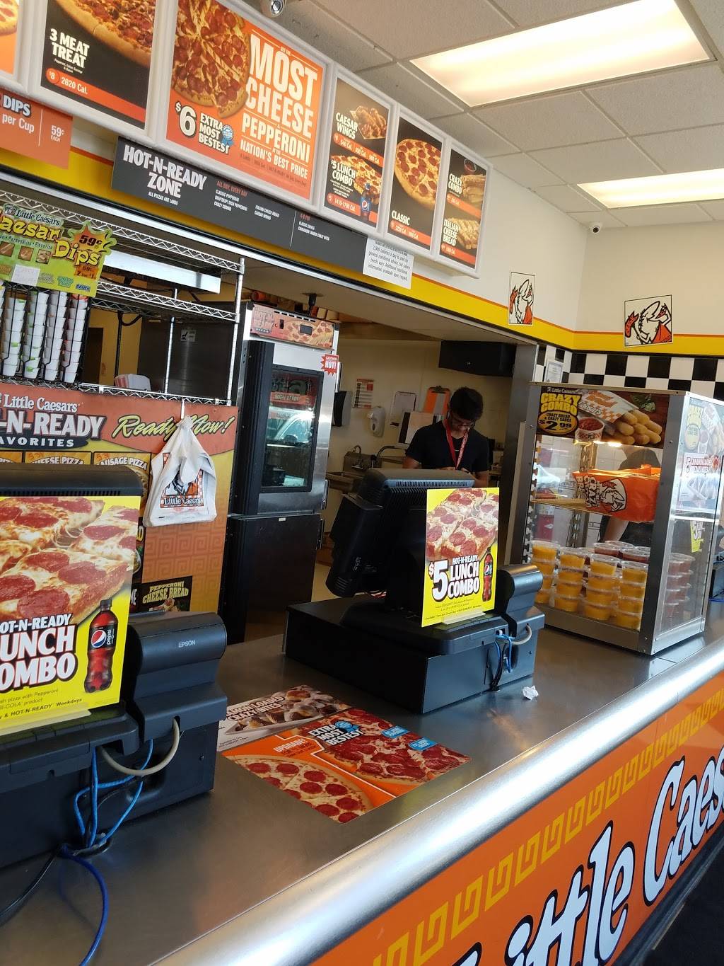 Little Caesars Pizza | meal takeaway | 1650 W Court St, Kankakee, IL 60901, USA | 8159291966 OR +1 815-929-1966