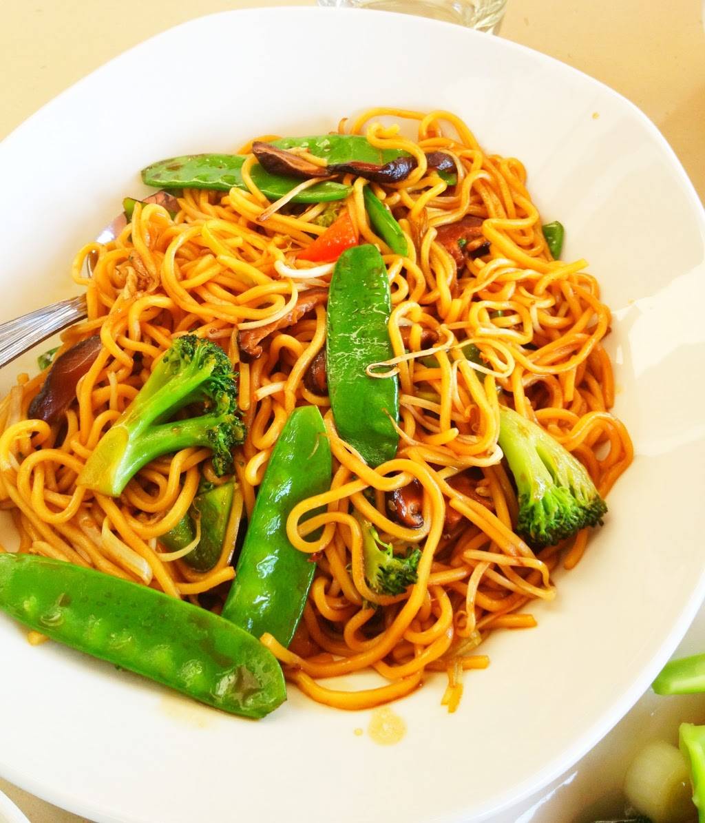 Buffet Dynasty | restaurant | 4422 Belden Village St NW, Canton, OH 44718, USA | 3304923888 OR +1 330-492-3888