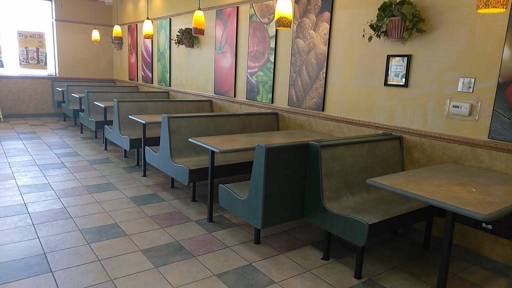 Subway | restaurant | 3822 Fenton Rd, Flint, MI 48507, USA | 8102343248 OR +1 810-234-3248