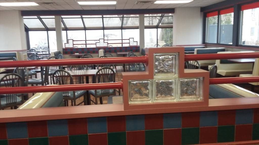 Burger King | restaurant | 1715 E Perry St, Port Clinton, OH 43452, USA | 4197346040 OR +1 419-734-6040