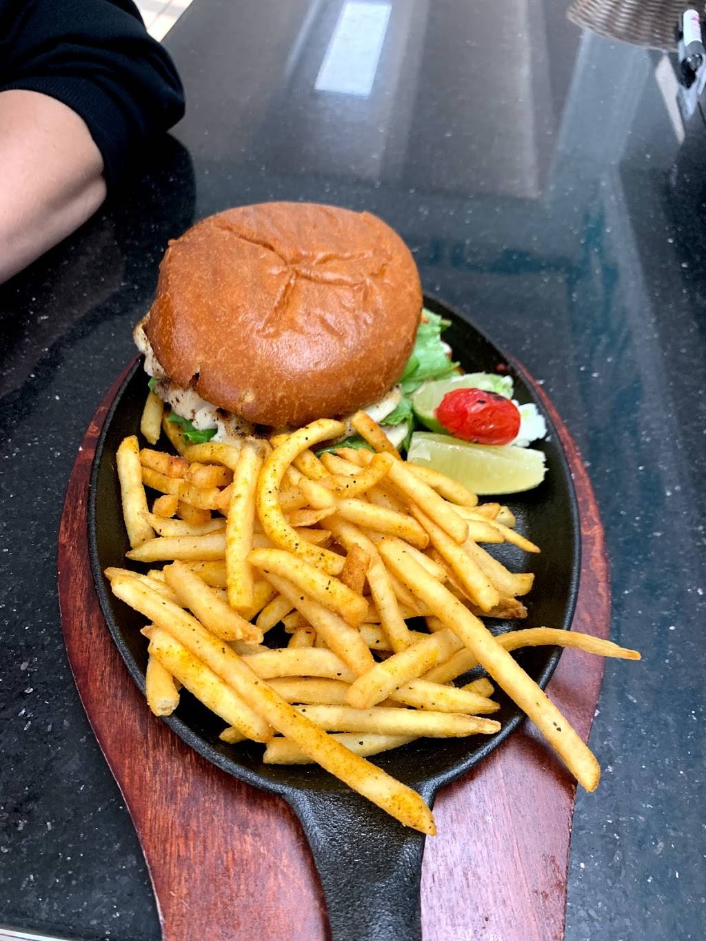 MG Laguna | cafe | 320 N Coast Hwy, Laguna Beach, CA 92651, USA | 9494940137 OR +1 949-494-0137