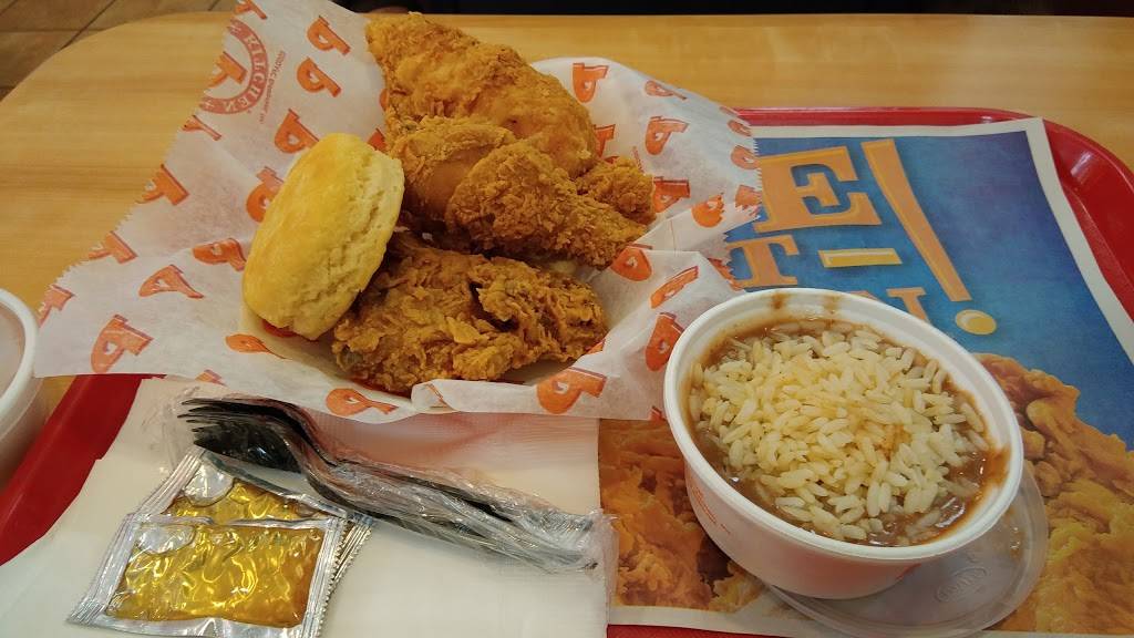 Popeyes Louisiana Kitchen | restaurant | 1747 S Cherry Ln, White Settlement, TX 76108, USA | 8172464516 OR +1 817-246-4516