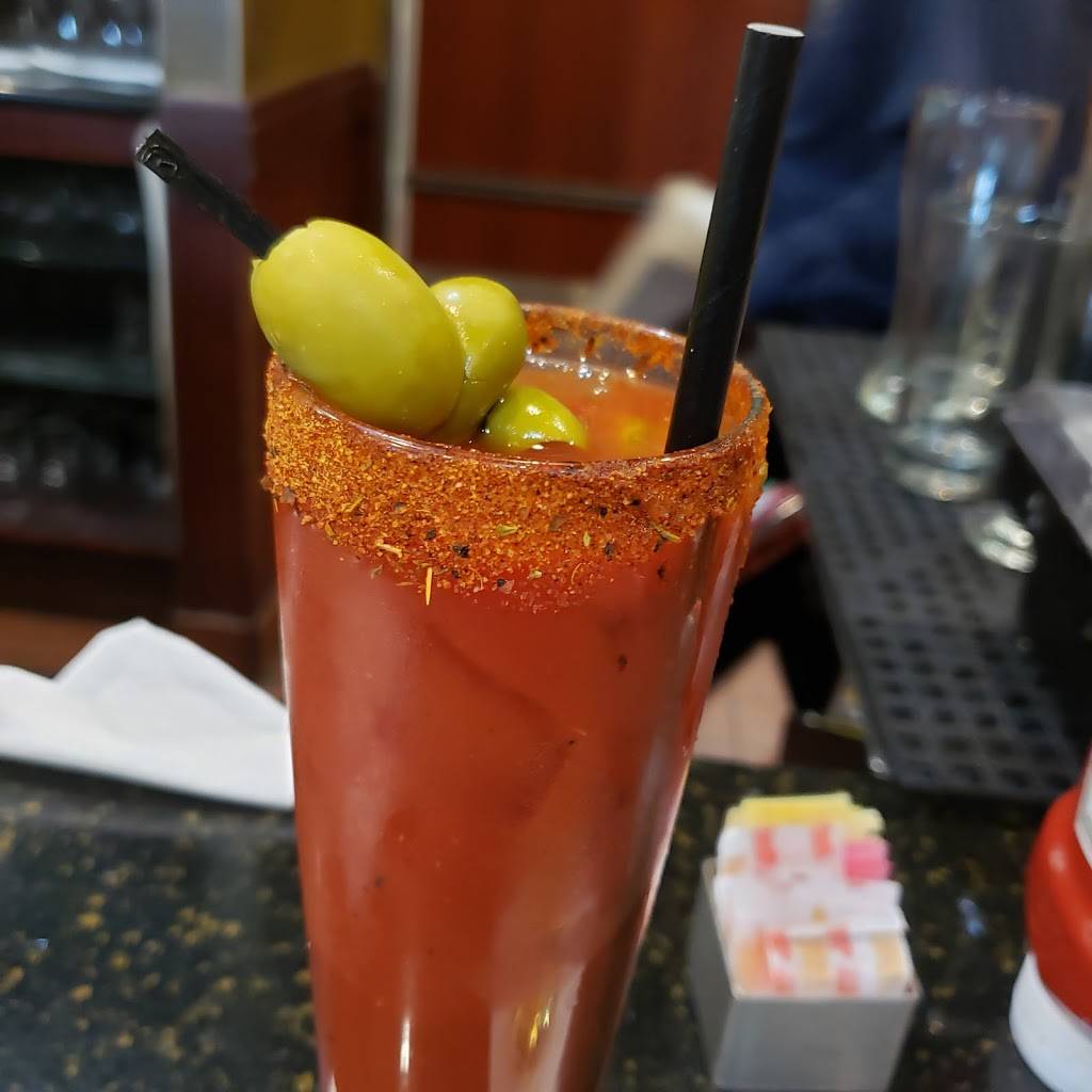 Ruby Tuesday | restaurant | North Terminal, Between Gates D23 and D24, W G Rogell Dr, Detroit, MI 48242, USA | 7344425761 OR +1 734-442-5761