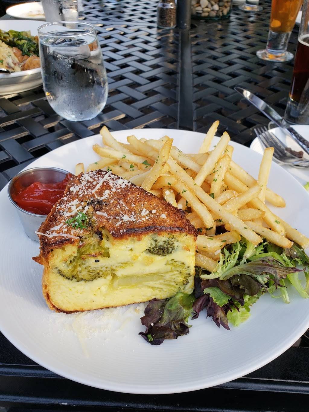 Monroes Restaurant | bakery | 3001 Monroe Ave, Rochester, NY 14618, USA | 5853489103 OR +1 585-348-9103