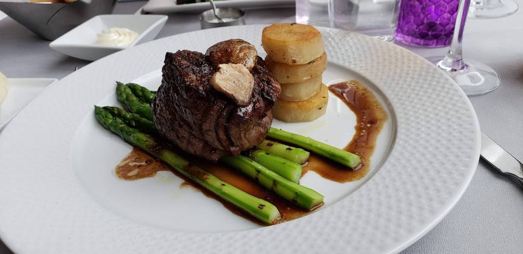 Robert | restaurant | 2 Columbus Cir, New York, NY 10019, USA | 2122997730 OR +1 212-299-7730