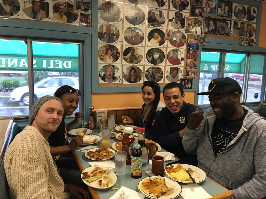 Johns Corner | meal takeaway | 204 Sewall St, Ludlow, MA 01056, USA | 4135838324 OR +1 413-583-8324