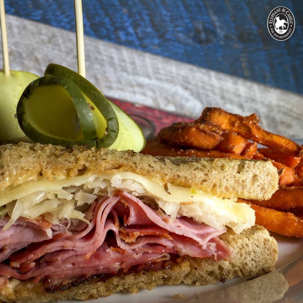 Elephant & Castle | restaurant | 1941 Tower Dr, Glenview, IL 60026, USA | 8477305863 OR +1 847-730-5863