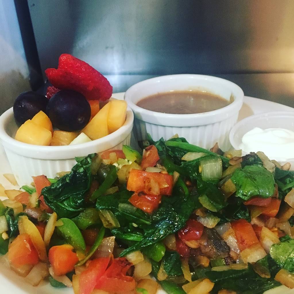 Francescas On Pawtucket | restaurant | 526 Pawtucket Ave, Pawtucket, RI 02860, USA | 4017249900 OR +1 401-724-9900