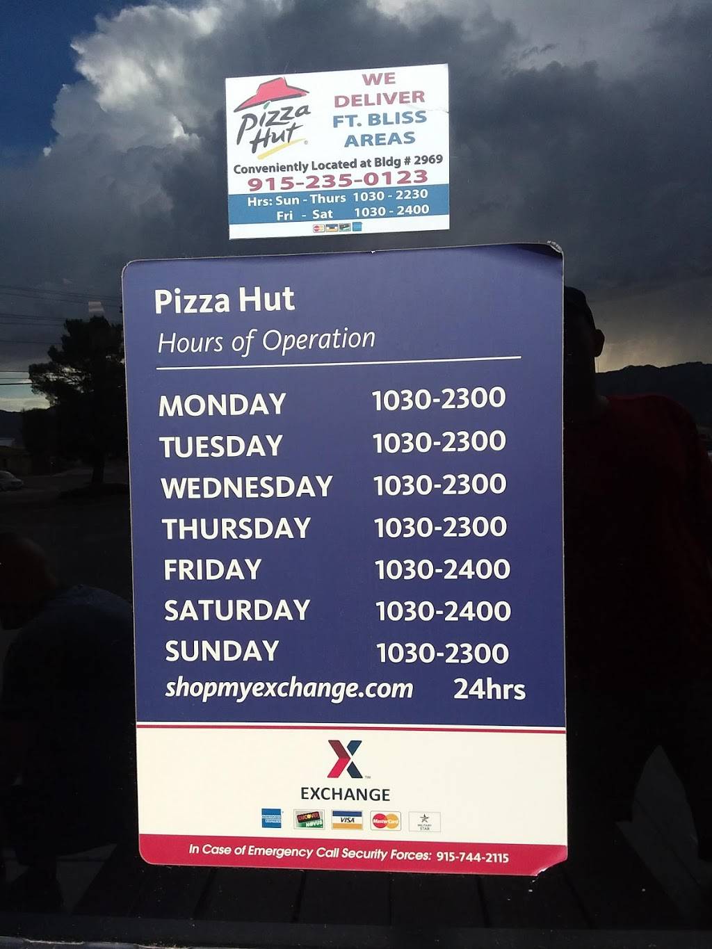 Pizza Hut | meal delivery | 2959 Carter Rd Bldg. 2969, Fort Bliss, TX 79906, USA | 9152640031 OR +1 915-264-0031
