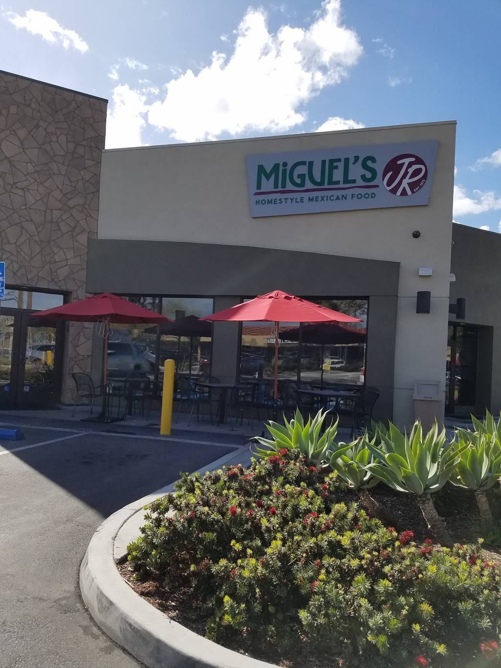 Miguels Jr. | restaurant | 1325 N Tustin St, Orange, CA 92867, USA | 7146334000 OR +1 714-633-4000