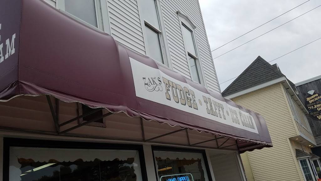 Zacks Kandy Haus | restaurant | 260 N State St, St Ignace, MI 49781, USA | 9066436289 OR +1 906-643-6289