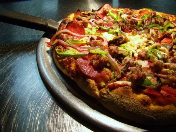 Peppinos Sports Grille & Pizzeria | restaurant | 1515 Eastport Dr, Grand Rapids, MI 49508, USA | 6165548880 OR +1 616-554-8880