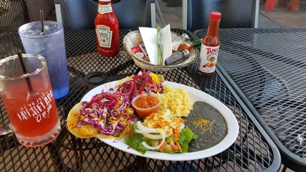 Living Room Cafe & Bistro | cafe | 2541 San Diego Ave, San Diego, CA 92110, USA | 6193254445 OR +1 619-325-4445