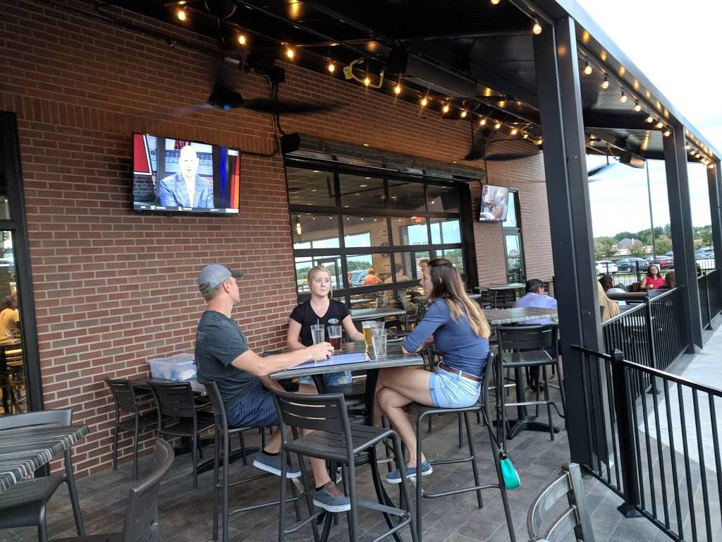 The Brass Tap | restaurant | 856 E, TX-114, Roanoke, TX 76262, USA | 6822377780 OR +1 682-237-7780