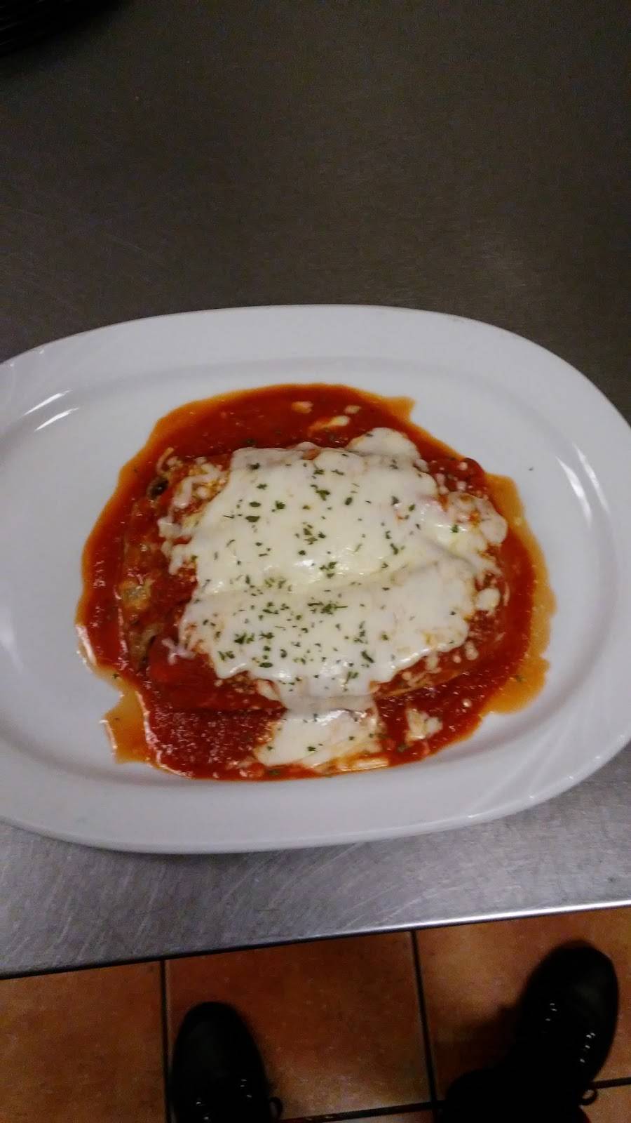 DiMaggios Pizza & Italian Restaurant | restaurant | 126 S 3rd St, Minersville, PA 17954, USA | 5705442227 OR +1 570-544-2227