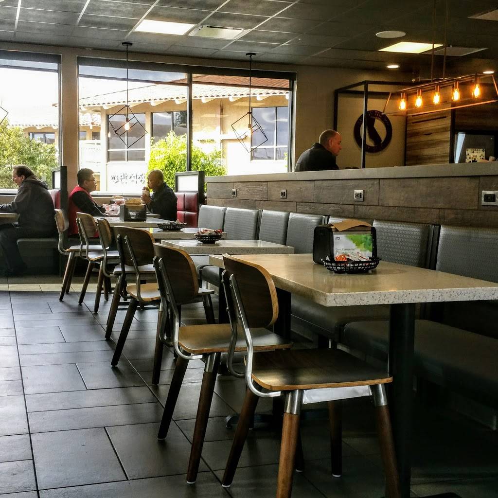 Jack in the Box | restaurant | 6926 Miramar Rd, San Diego, CA 92121, USA | 8585479418 OR +1 858-547-9418